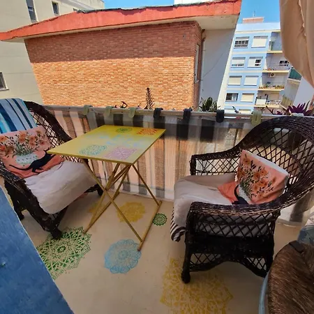 Comfortable Righ In Centre, Near & Port ,wifi Appartamento *
