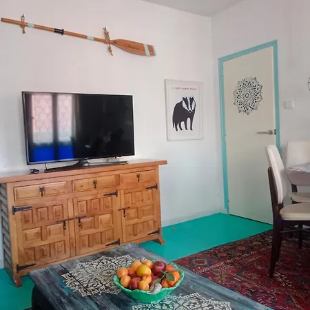 Comfortable Righ In Centre, Near & Port ,wifi Appartamento *